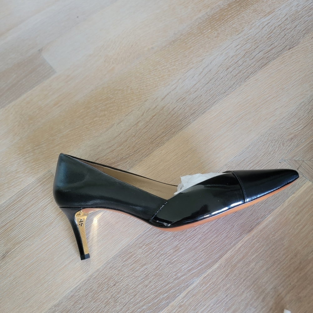 Authentic Tory Burch black leather mid heel pump women's shoes. NIB Size 8